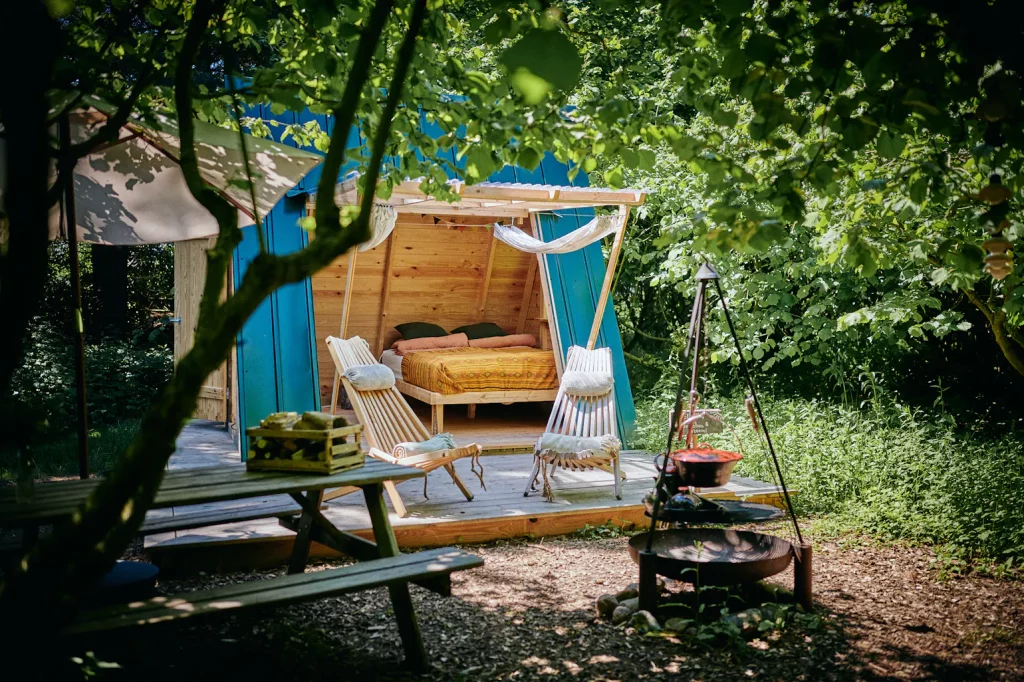 Tiki Cabin hytte udefra på Langeland